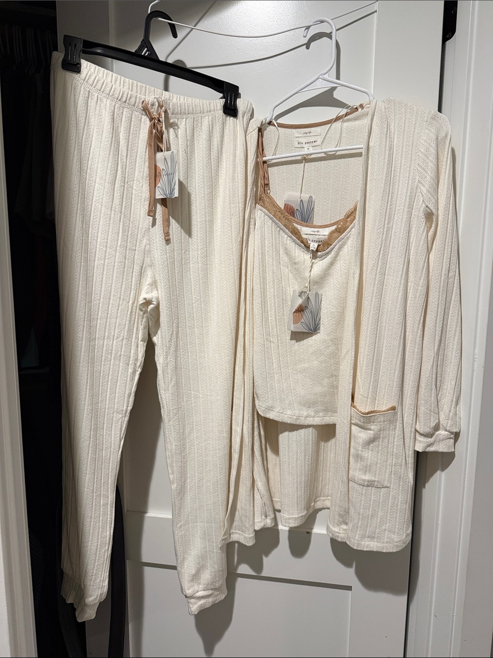 Women's Cream Ribbed 3-Piece Sleep Set - Cozy Lounge Top, Cami & Joggers